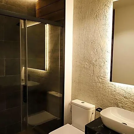 Medina Homes Puente 4*