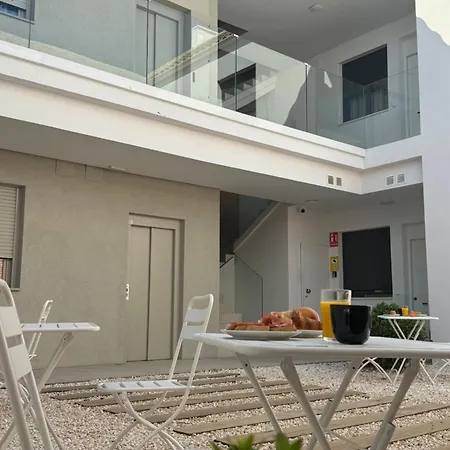 Medina Homes Puente 4*