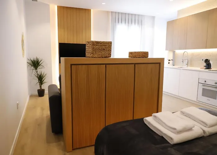 Medina Homes Puente 4*