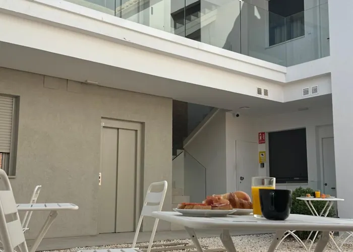 Medina Homes Puente 4*